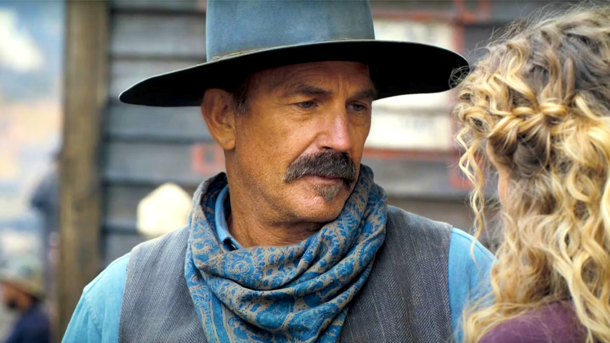 Kevin Costner in a Western costume in Horizon: An American Saga