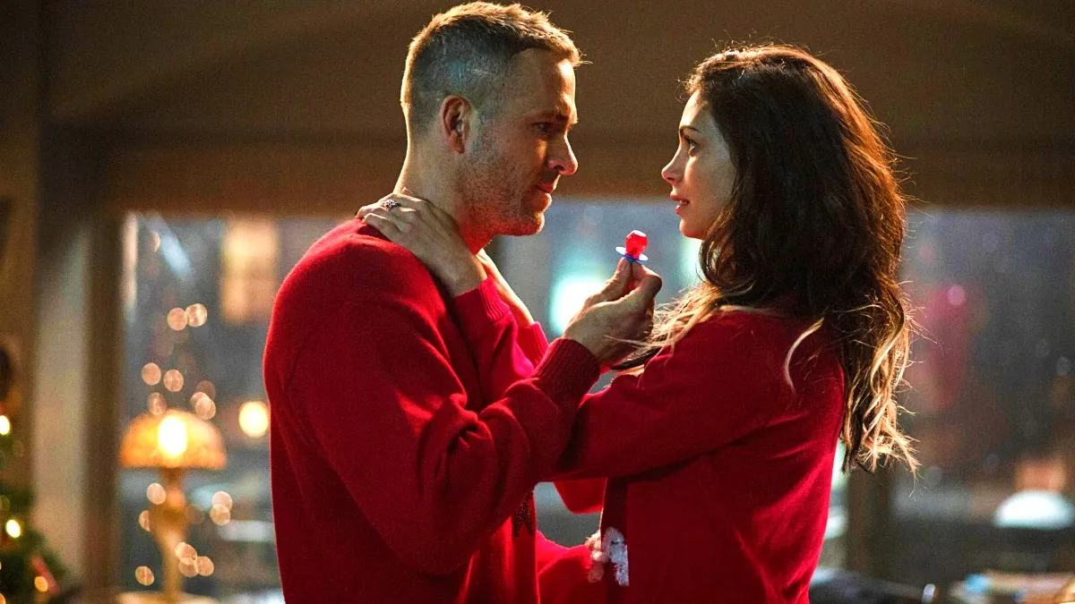 Ryan Reynolds as Deadpool and Morena Baccarin as Vanessa in Deadpool