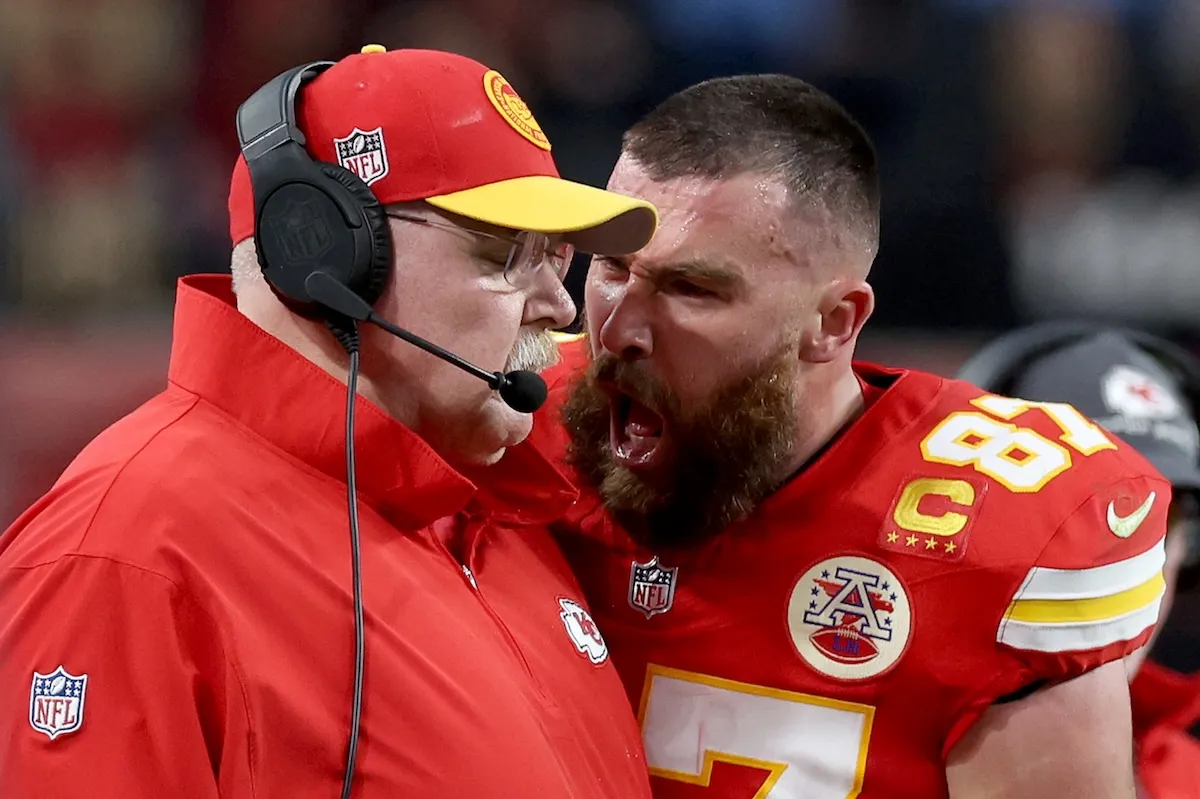 Travis Kelce SCREAMING in the face of the coach
