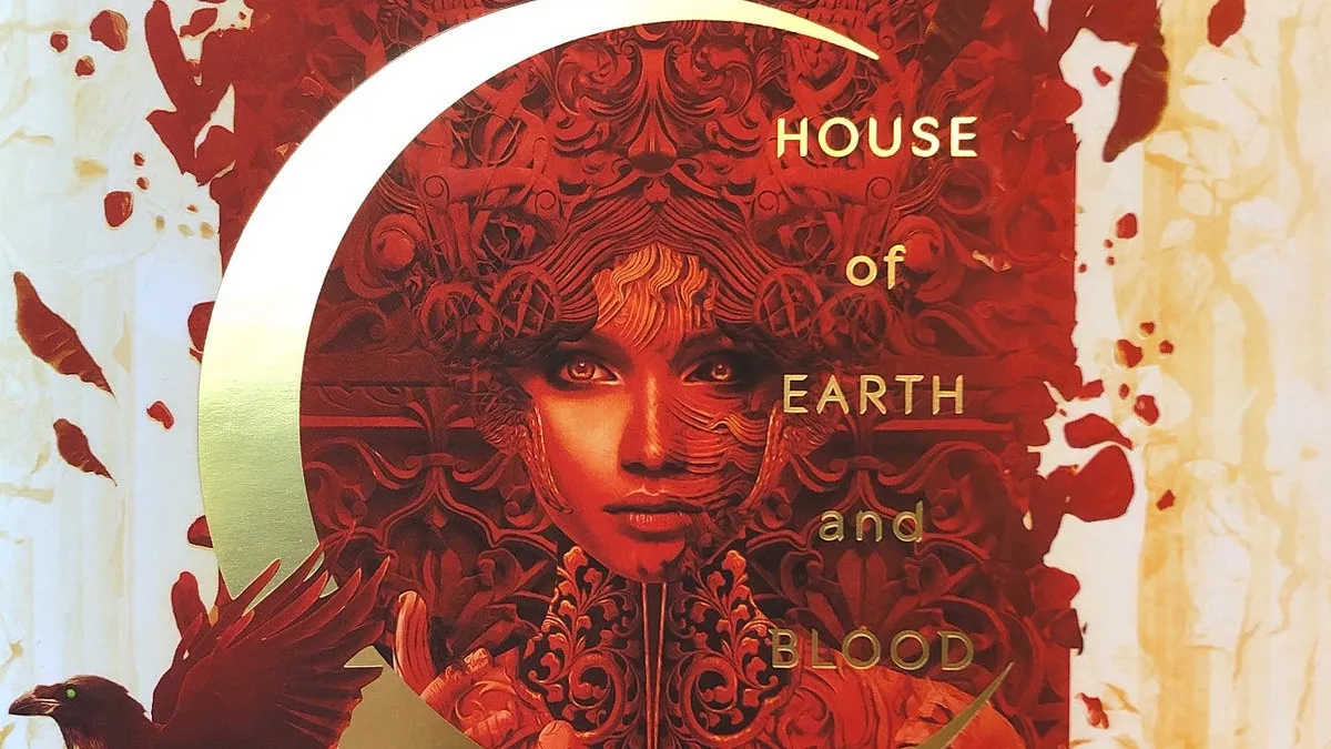 Covert art for Sarah J. Maas's first Crescent City boook, House of Earth and Blood