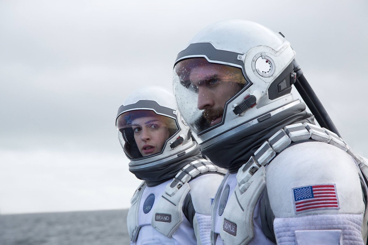 Anne Hathaway and Matthew McConaughey as astronauts in Interstellar