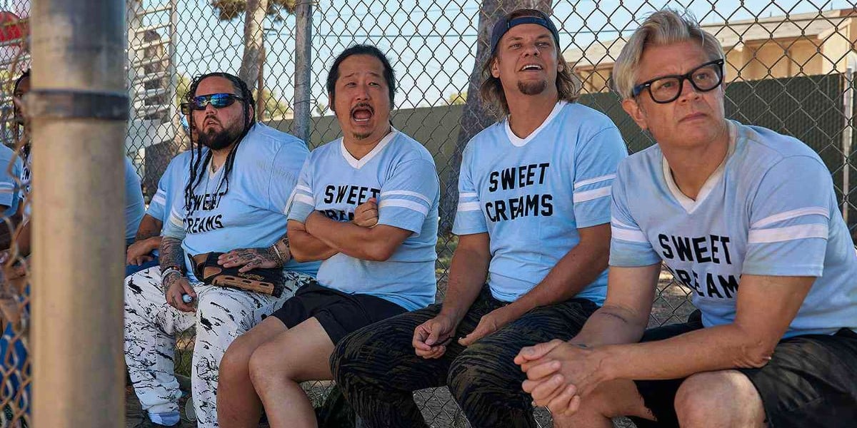 Johnny Knoxville as Morris with his softball team in Sweet Dreams