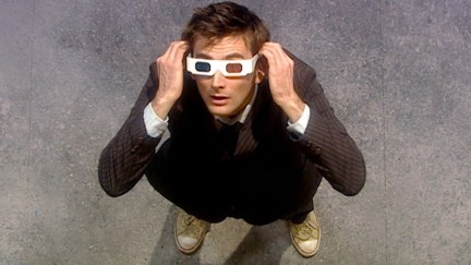 David Tennant looking up at the sky with 3d glasses on in doctor who