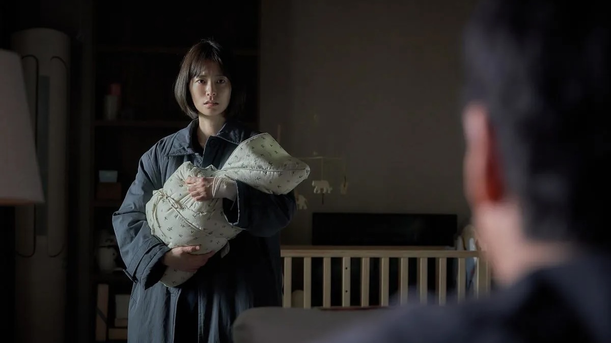 Jung Yu-mi starring as Soo-jin from Sleep