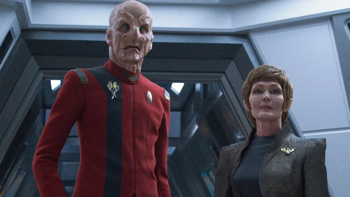Tara Rosling as President T'Rina and Doug Jones as Saru in Star Trek: Discovery 