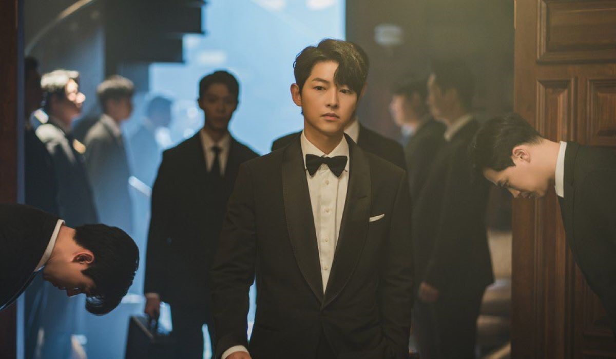 Song Joong-ki cameo as Hae-in's divorce lawyer, Vincenzo Cassano, in Queen of Tears, Episode 8