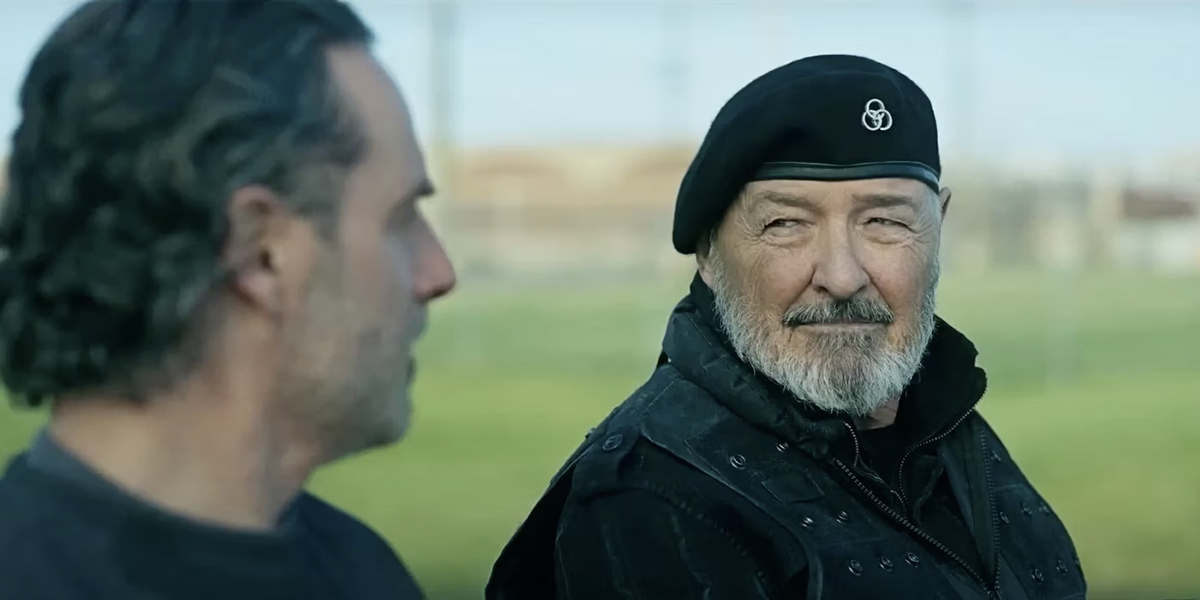 Terry O'Quinn as beale sitting next to rick grimes on a bench