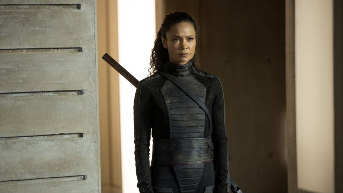 Thandiwe Newton dressed in all black with a sword on her back in "Westworld'.