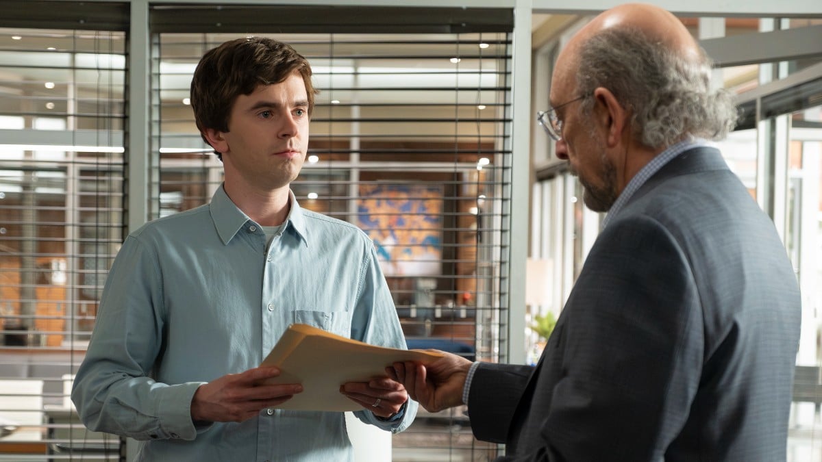 Freddie Highmore as Dr. Shaun Murphy and Richard Schiff as Dr. Aaron Glassman in The Good Doctor
