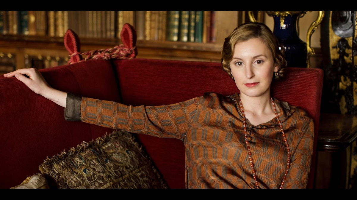 Lady Edith in Downtown Abbey