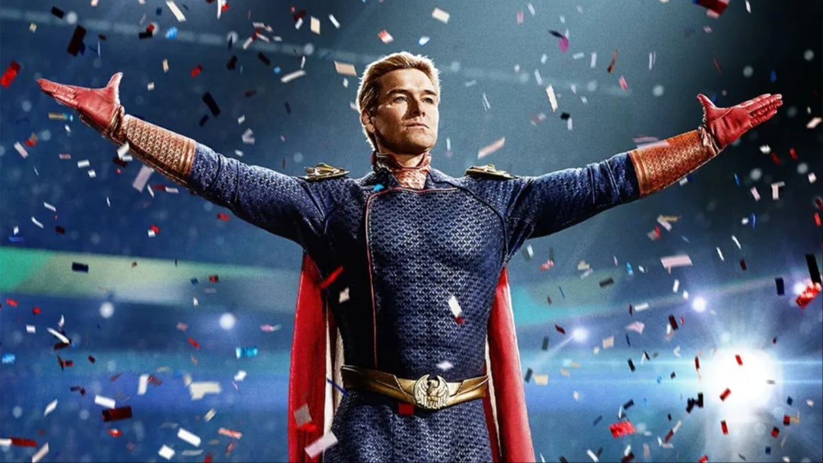 Antony Starr has his arms outstretched as Homelander in 'The Boys'.