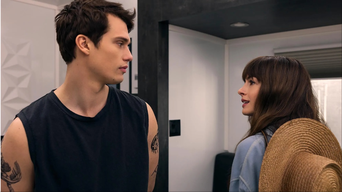 Nicholas Galitzine and Anne Hathaway lock eyes in 'The Idea of You'.