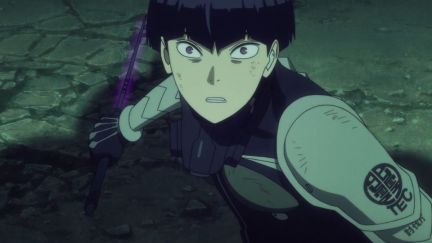 Captain Hoshina fighting Kaiju No. 10