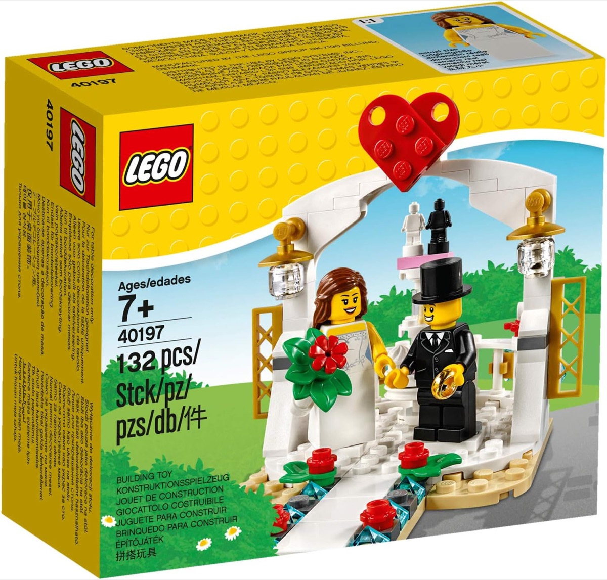A box picturing a LEGO bride and groom march down a LEGO brick isle 