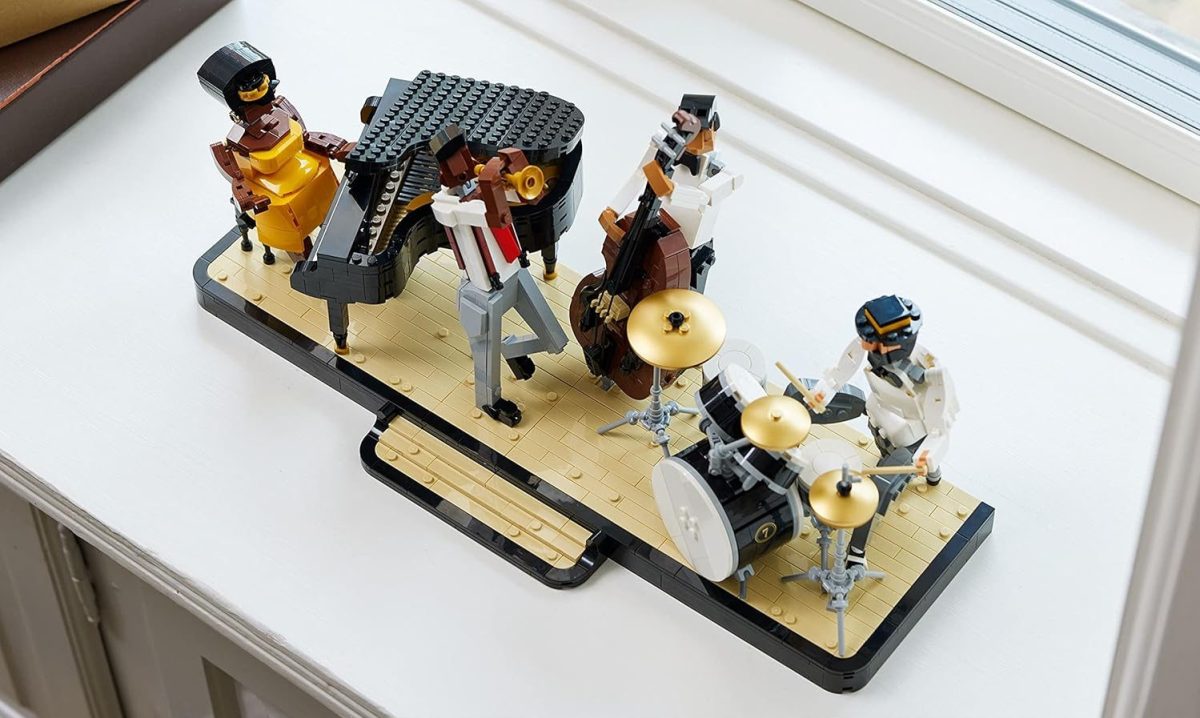 Different views of the LEGO jazz quartet