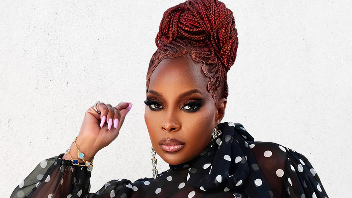 Mary J. Blige on her 'Gratitude' album cover