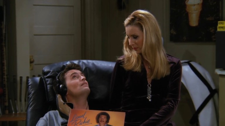 Lisa Kudrow Gets Candid About Hollywood's Writers Rooms, Especially on ...