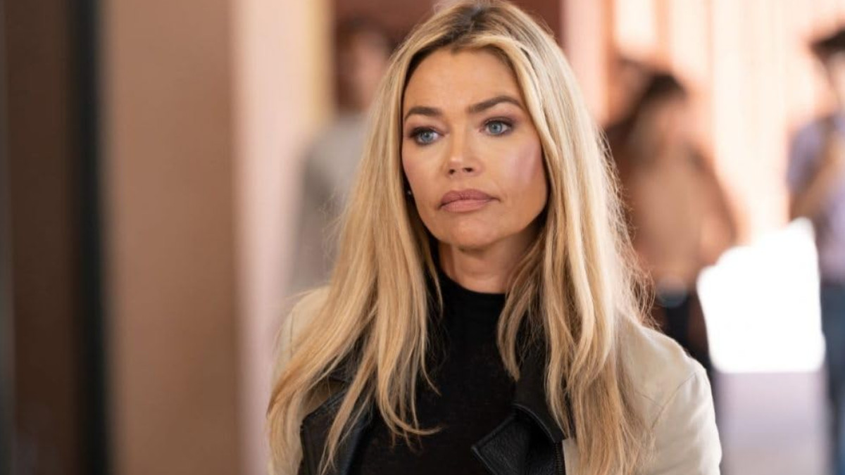 Denise Richards in 'Killer Cheer Mom'