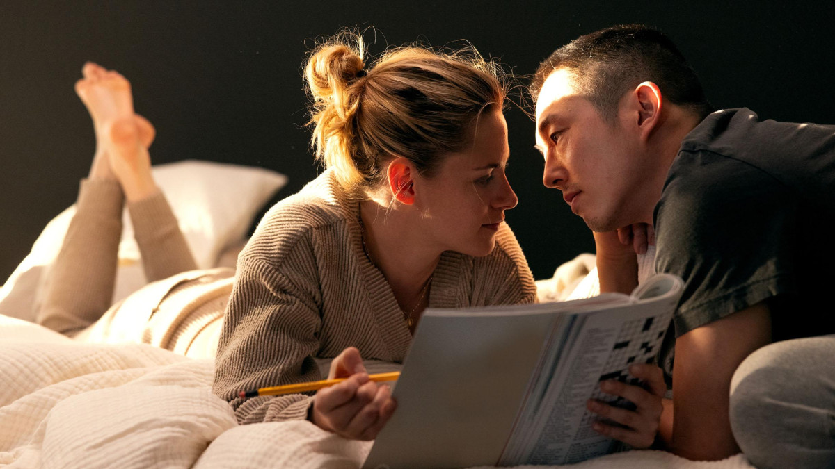 Kristen Stewart and Steven Yeun in 'Love Me'