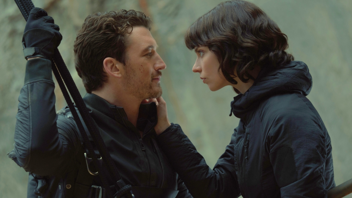 Miles Teller and Anya Taylor-Joy in The Gorge