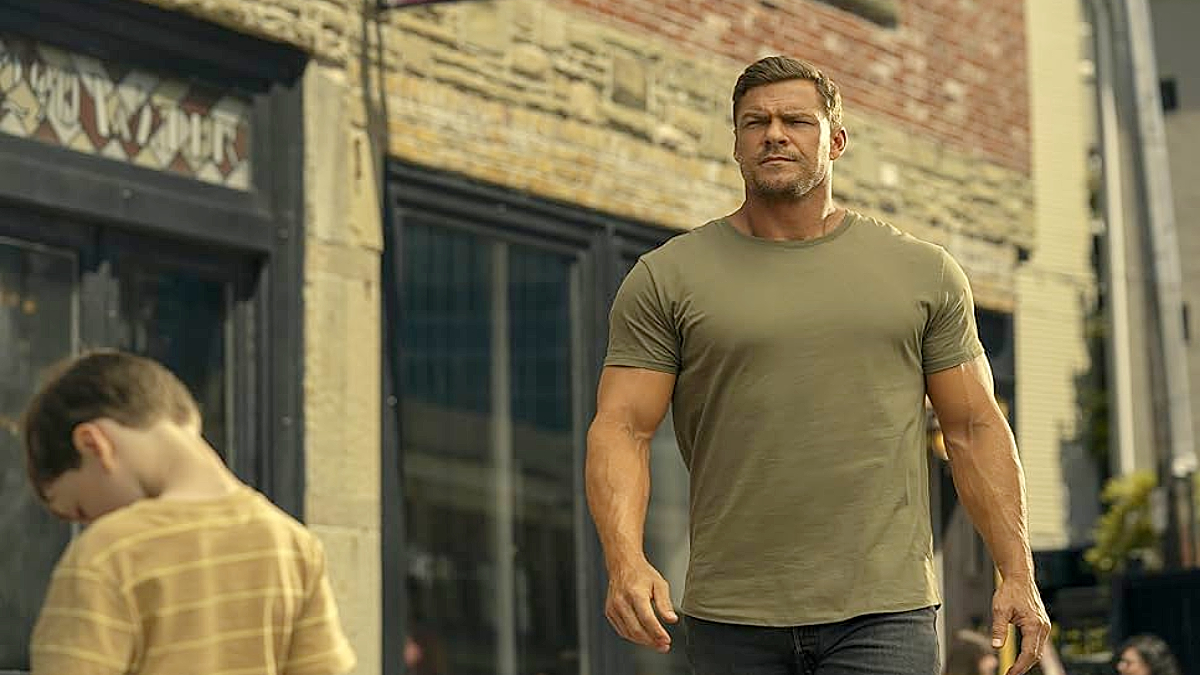 Alan Ritchson as Jack Reacher in 'Reacher'