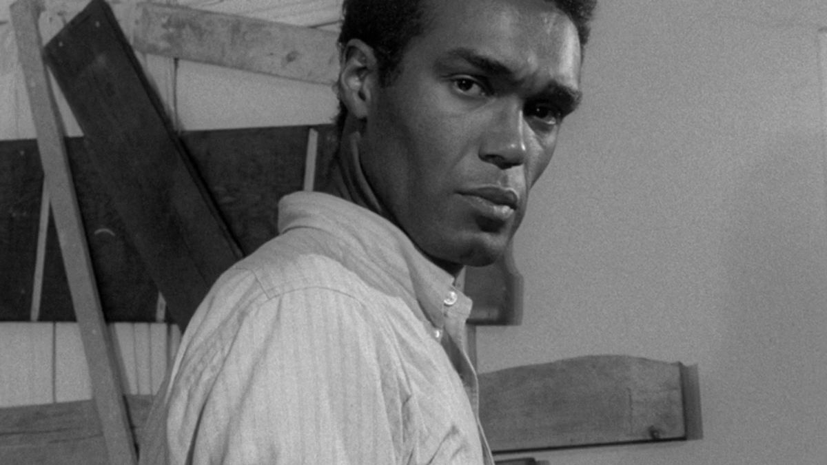 Duane Jones as ben in Night of the Living Dead