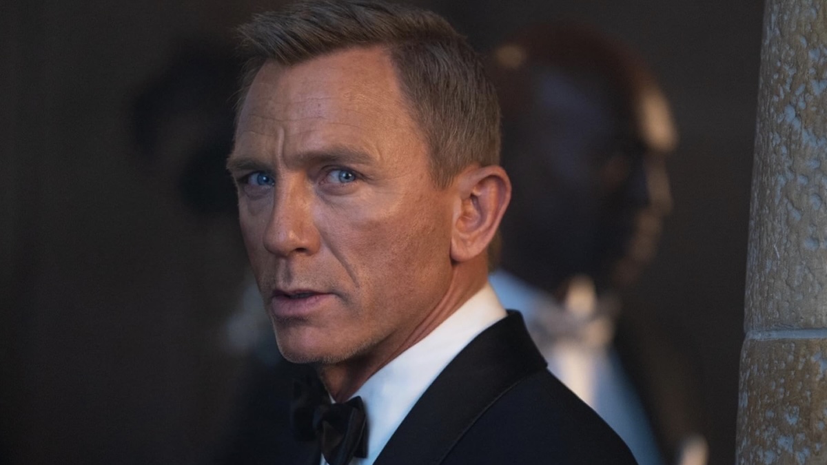 james bond looking over his shoulder