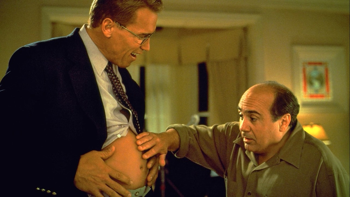 danny devito touching arnolds belly