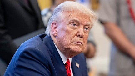 Trump questions the Supreme Court on his tariff case