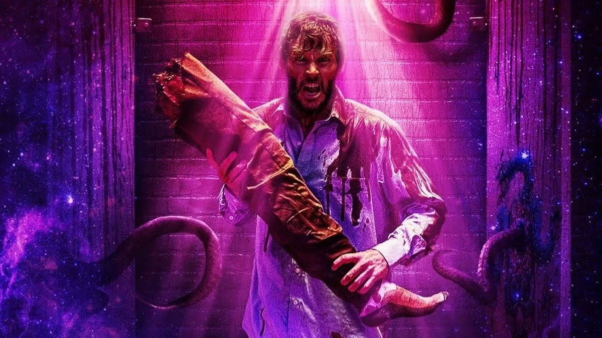 A man screams holding a severed leg in a bathroom in "Glorious"