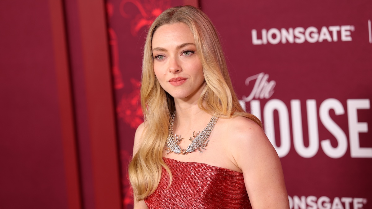 amanda seyfried at a premiere