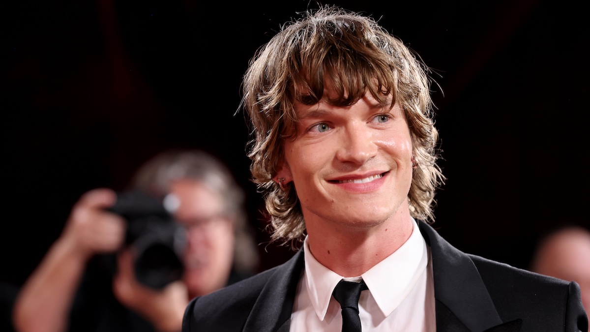 Paparazzi Are Calling a &lsquo;Heated Rivalry&rsquo; Star &ldquo;Irrelevant&rdquo; Because He Doesn&rsquo;t Want to Do Their Free Labor