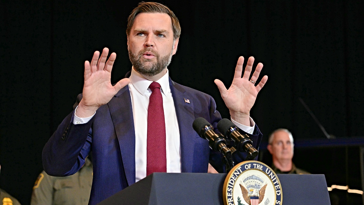 Kaitlan Collins destroys JD Vance over January 6 pardons hypocrisy