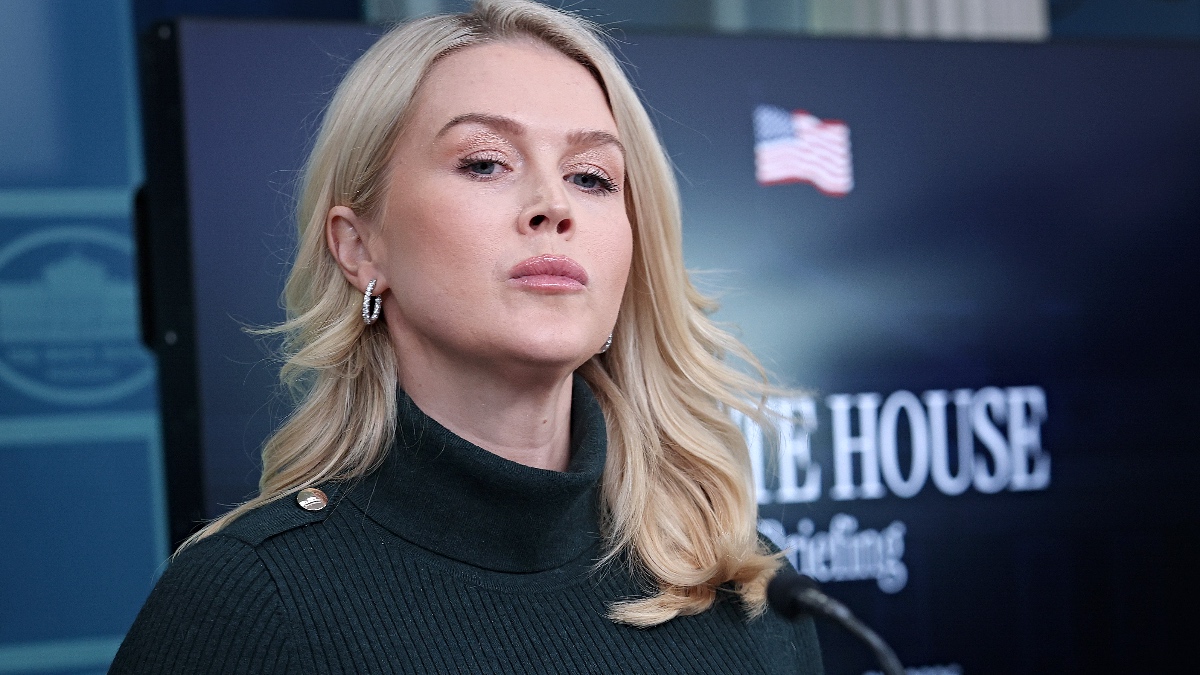 Karoline Leavitt just threw Stephen Miller under the bus for calling Alex Pretti a ‘domestic terrorist’ — and she didn’t even flinch Karoline Leavitt just threw Stephen Miller under the bus for calling Alex Pretti a ‘domestic terrorist’ — and she didn’t even flinch