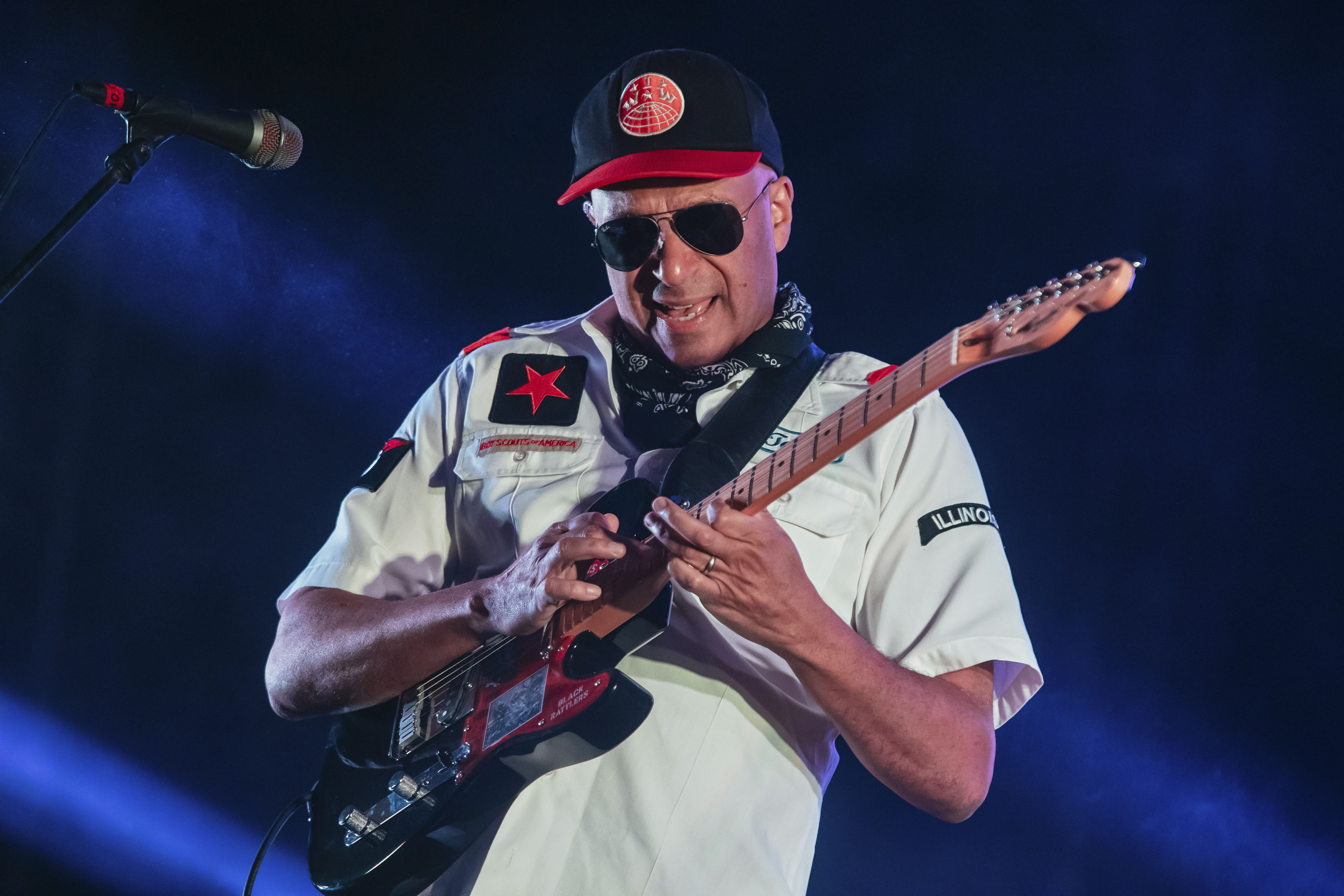 tom morello with a guitar