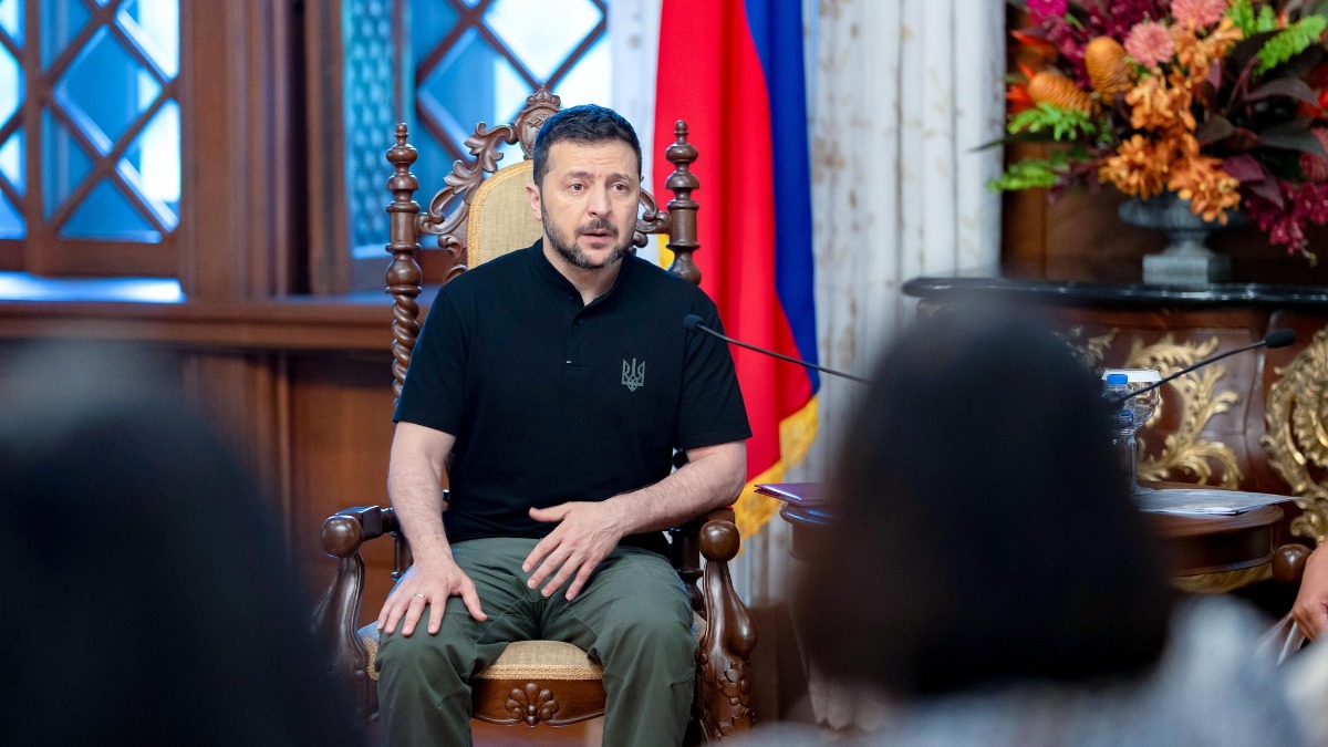 Zelenskyy blasts Trump after a shocking decision rocks Ukraine’s war efforts Zelenskyy blasts Trump after a shocking decision rocks Ukraine’s war efforts