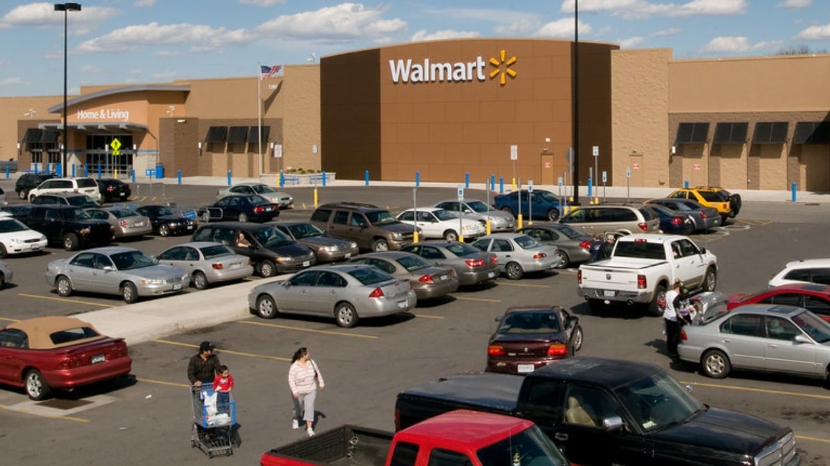 North Carolina woman grabs kid’s snack pack at Walmart, only to find mold. Then she spots even more disgusting surprises on the shelf: ‘I don’t know’