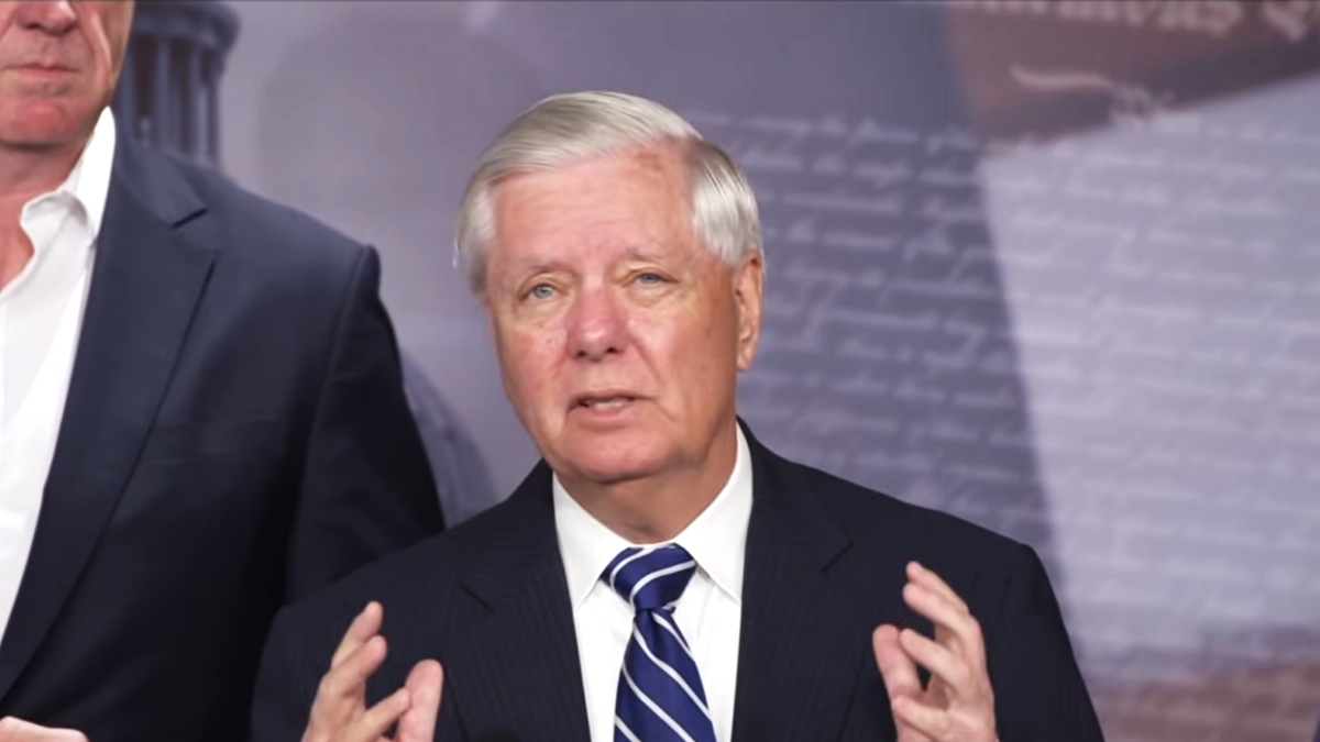 Lindsey Graham proposes funding for Trump's ballroom