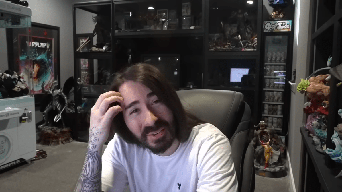 moistcr1tikal comes after Trump's T1 phones after months of delayed delivery