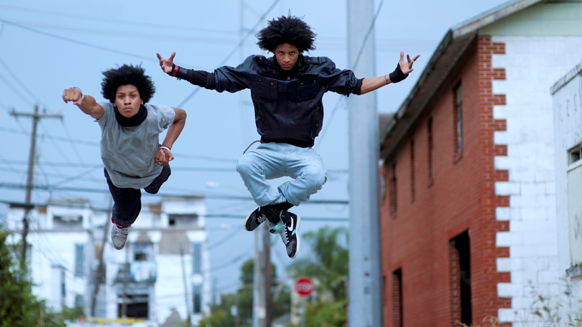 Les Twins’ Larry Just Launched a Security Guard Into Next Week During Akon’s Amsterdam Show, Then Dropped to His Knees in Horror Les Twins’ Larry Just Launched a Security Guard Into Next Week During Akon’s Amsterdam Show, Then Dropped to His Knees in Horror