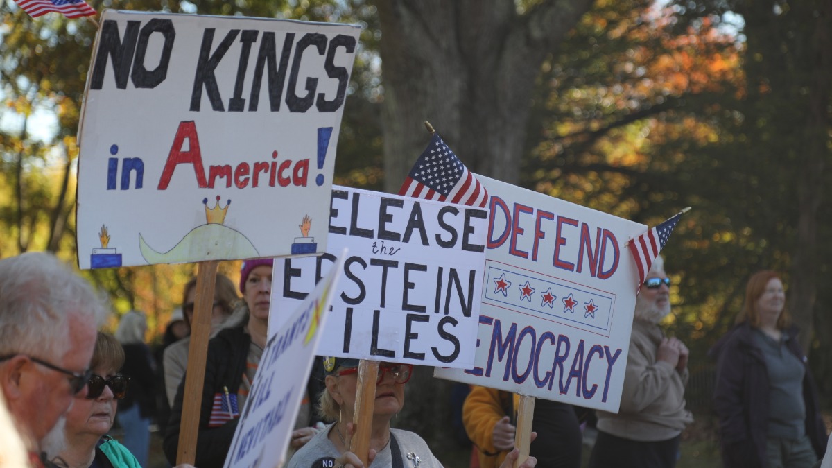 Sarah Kellen Tells Congress She Was Jeffrey Epstein’s ‘Indentured Slave,’ Abused Weekly, Yet Survivors Say She Scheduled Their Assaults Sarah Kellen Tells Congress She Was Jeffrey Epstein’s ‘Indentured Slave,’ Abused Weekly, Yet Survivors Say She Scheduled Their Assaults