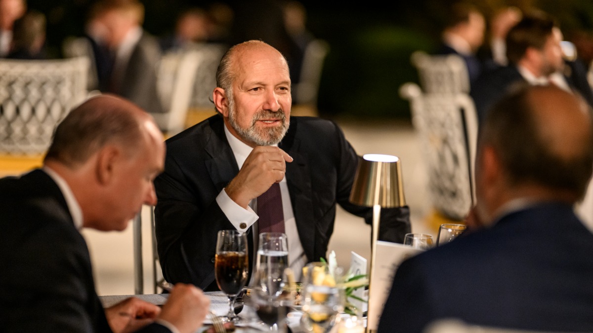 Howard Lutnick swore he cut ties with Epstein after one creepy tour. Then files revealed he took his family to the predator’s island