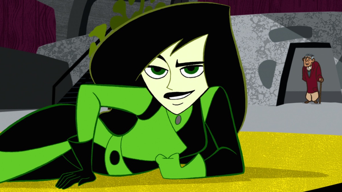 Shego leans on a table in Kim Possible