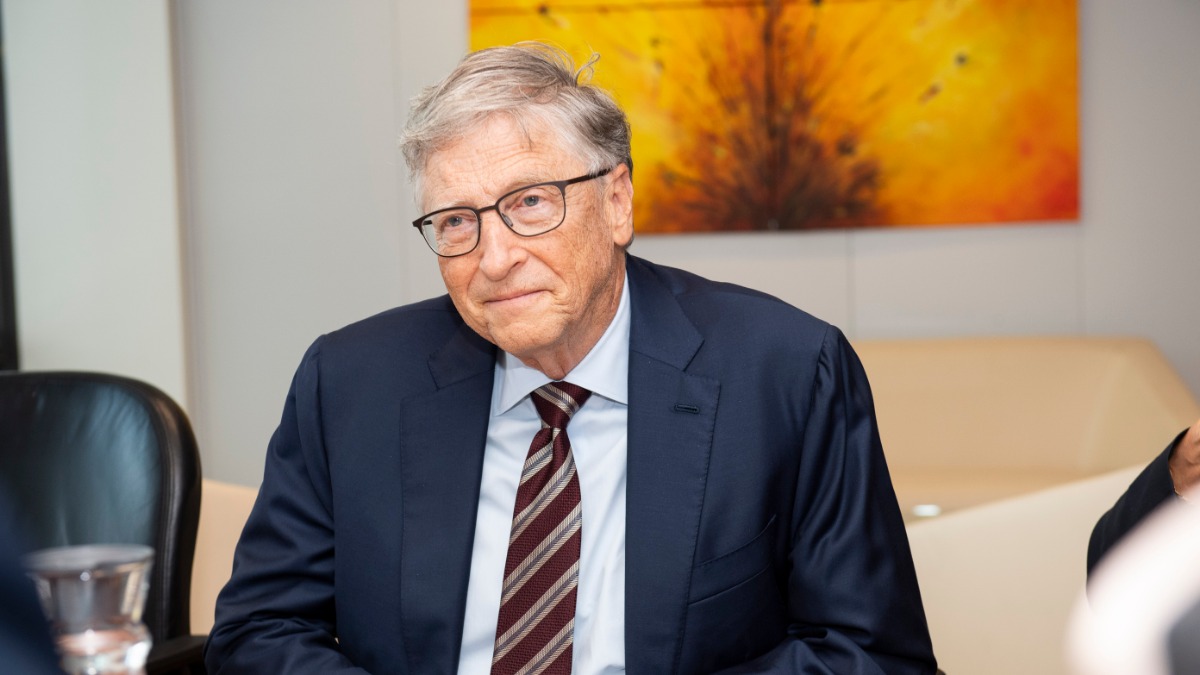 Microsoft Insiders Reveal the Bizarre Secret Behind Bill Gates and His Mysterious Mannequin