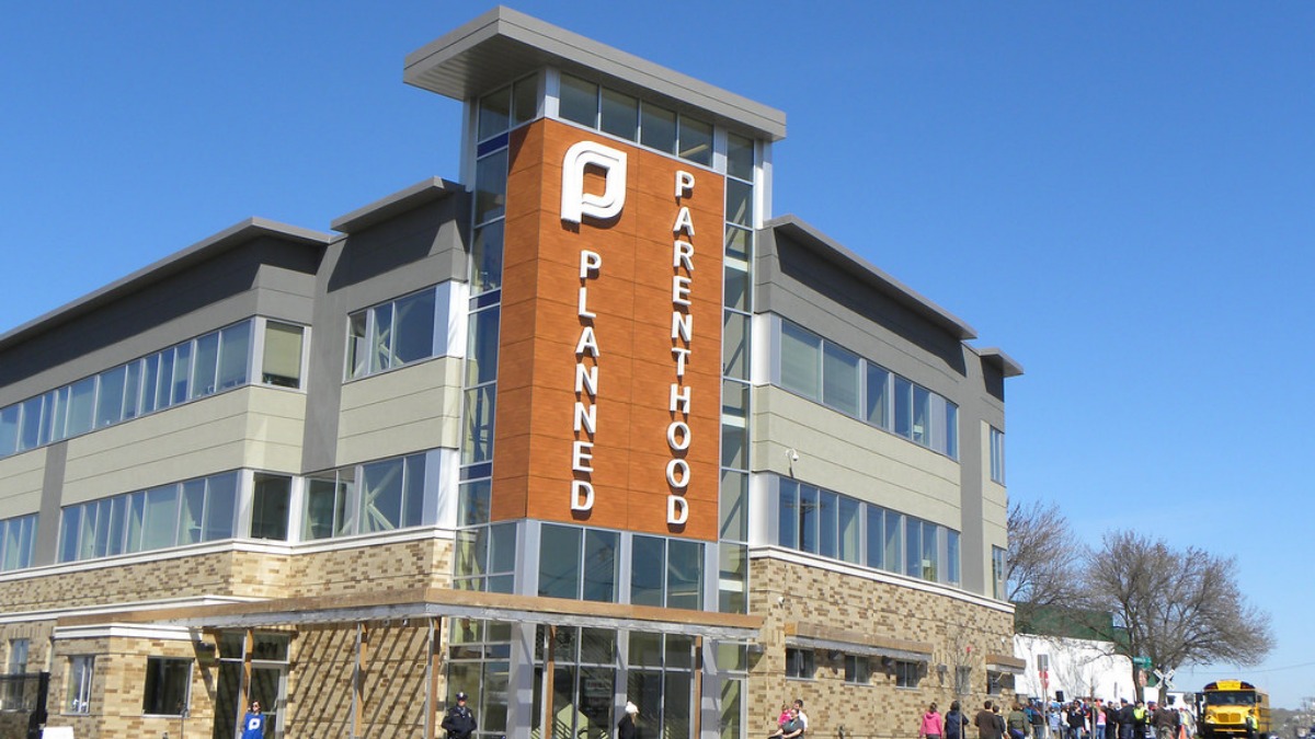Republican Defunding Ban on Planned Parenthood Just Expired