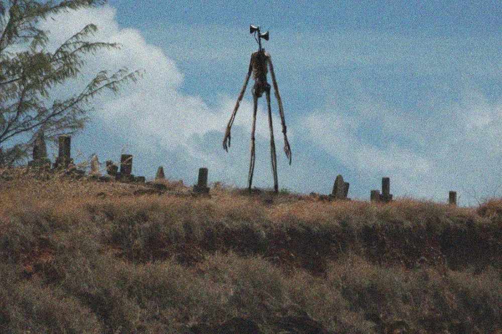 The original photo of Siren Head