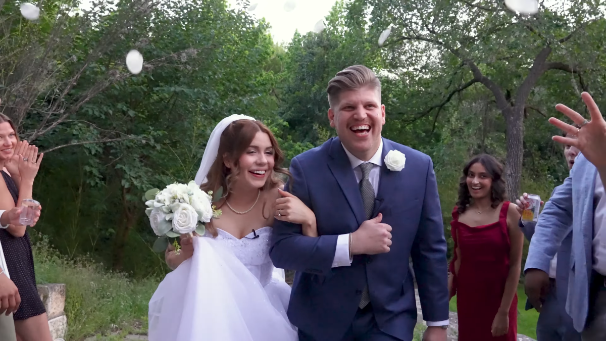 Texas Man Married His 'Girlfriend' of Three Weeks Without Inviting His Parents. They Confronted Him When He Posted the Photos: 'They're Probably AI'