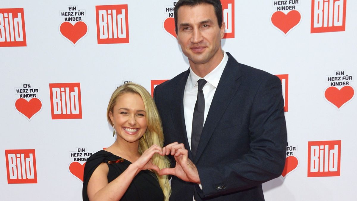 Hayden Panettiere and Wladimir Klitschko attend the Ein Herz Fuer Kinder Gala 2013 at Flughafen Tempelhof on December 7, 2013 in Berlin, Germany. (Photo by Luca Teuchmann/Getty Images)