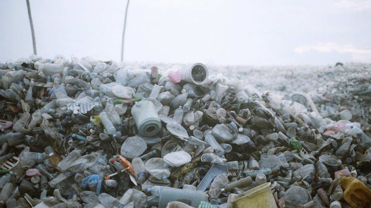 Piles of plastic waste in Thilafushi