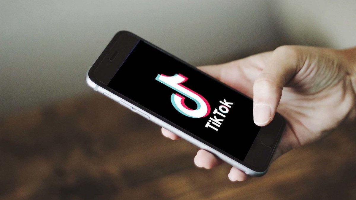 A Hooded Stranger Repeatedly Kicked San Diego Woman’s Front Door, Leaving Her With a $2K Bill, All for a TikTok ‘Challenge’